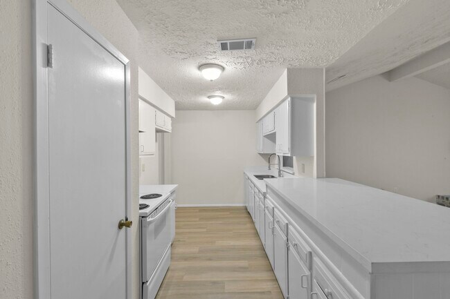 Building Photo - 4427 Burkegate Dr