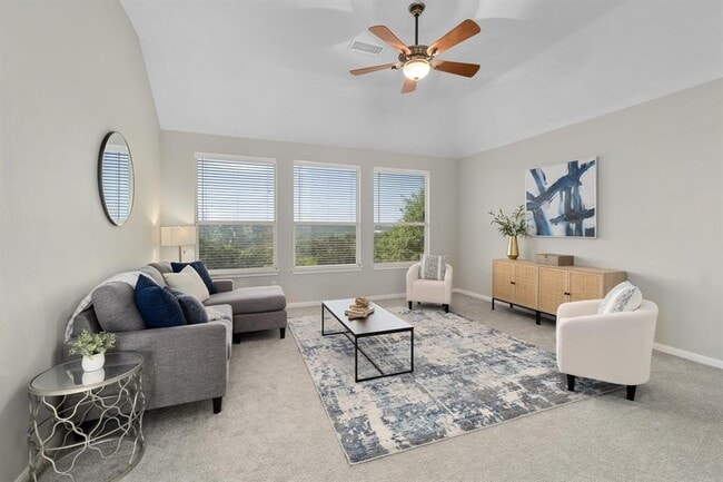 Building Photo - 6611 Yaupon Dr