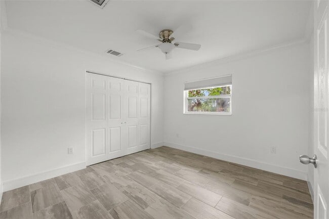 Building Photo - 5301 Venetian Blvd NE