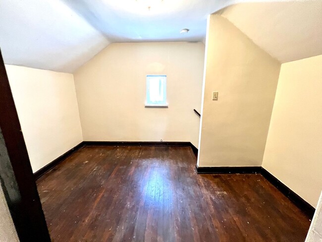 Building Photo - 1851 Capital Ave