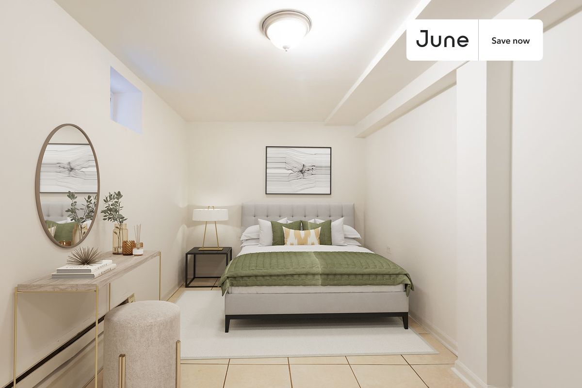 Building Photo - 1841 N Mozart St