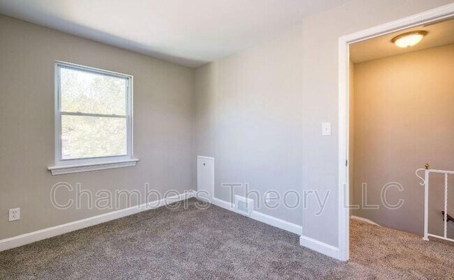 Building Photo - 1004 30th St SE