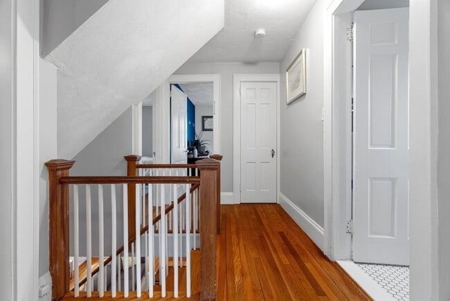 Building Photo - 859 Fellsway W