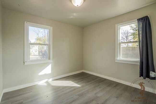 Building Photo - 1451 Pinyon Ave