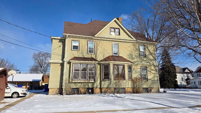 Building Photo - Updated Historic Gem in Prime Appleton Location