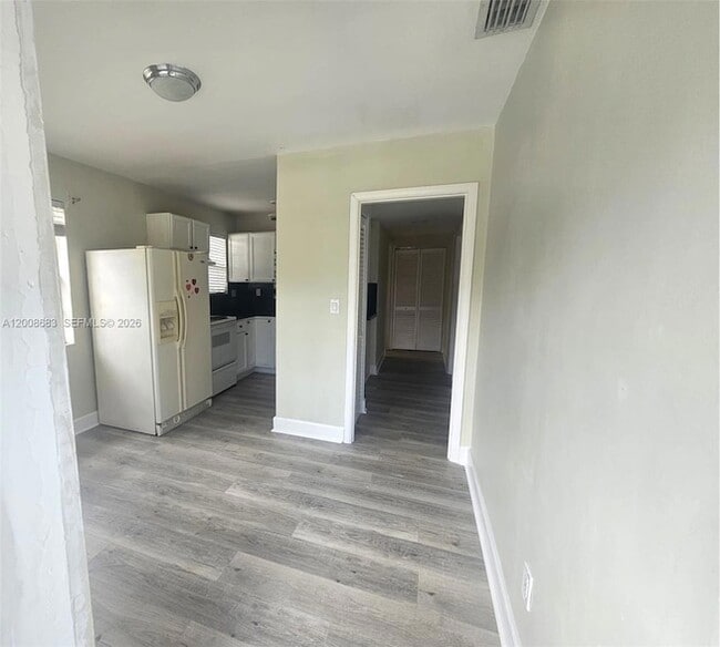 Building Photo - 10790 SW 46th St