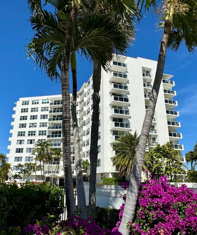 Building Photo - 2800 N Flagler Dr