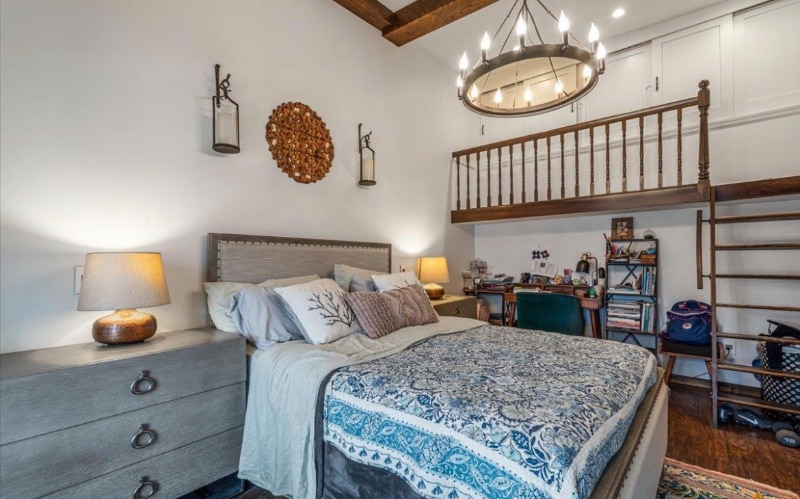 Building Photo - 68-48 Fleet St