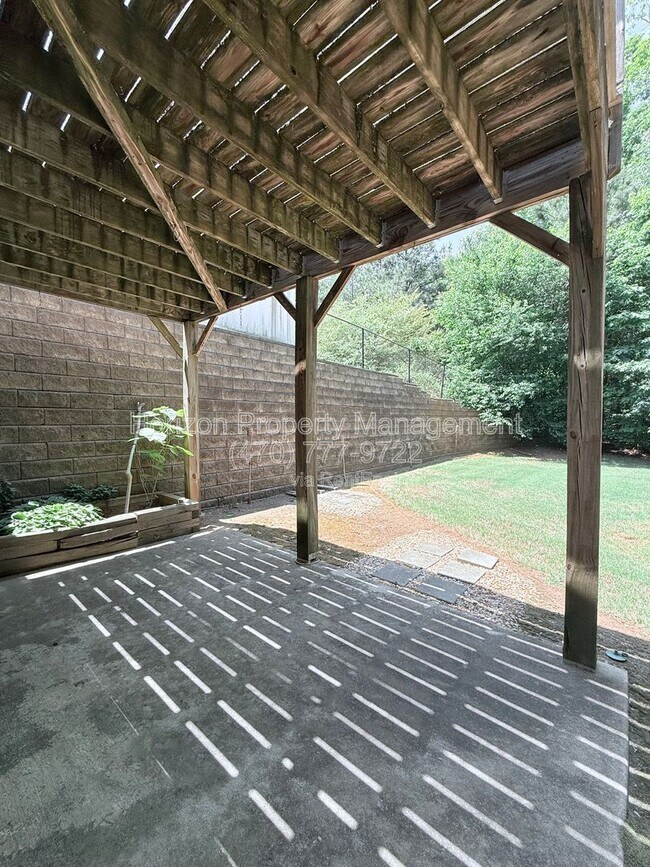 Building Photo - 4005 Hidden Hollow Dr