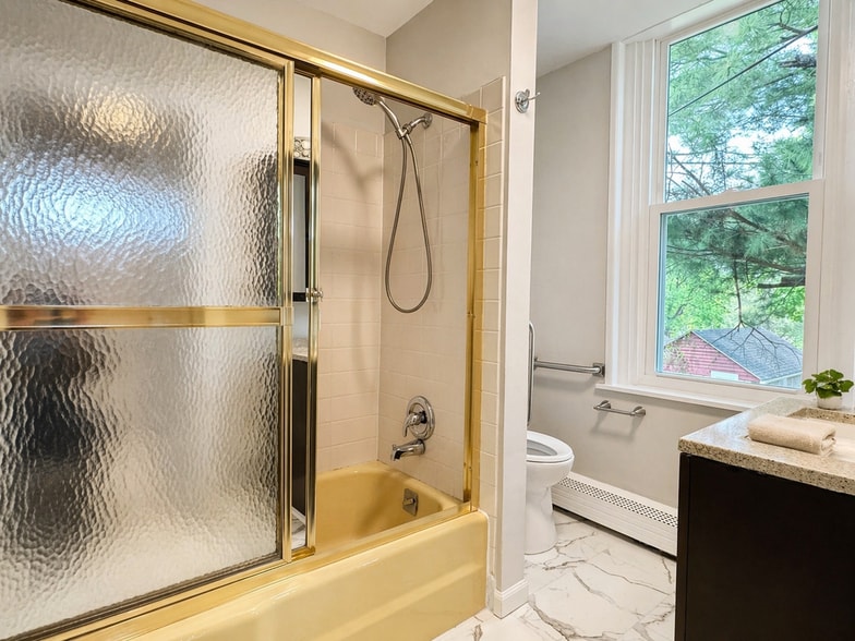 Building Photo - 909 Jackson St