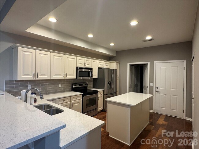 Building Photo - 2416 Coltsview Ln