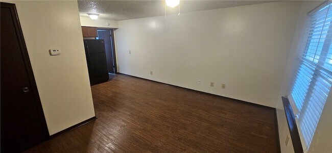 Building Photo - 635 Whitham Ave