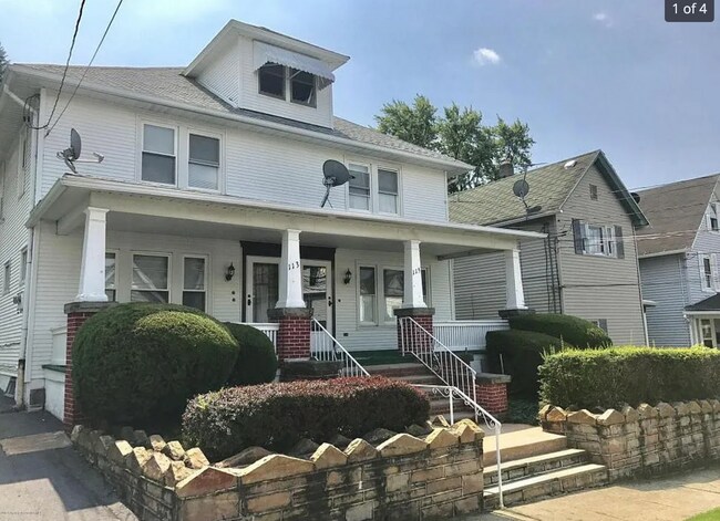 Primary Photo - 113/115 S Rebecca Ave