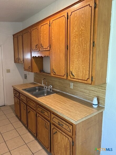 Building Photo - 905 Evergreen Dr