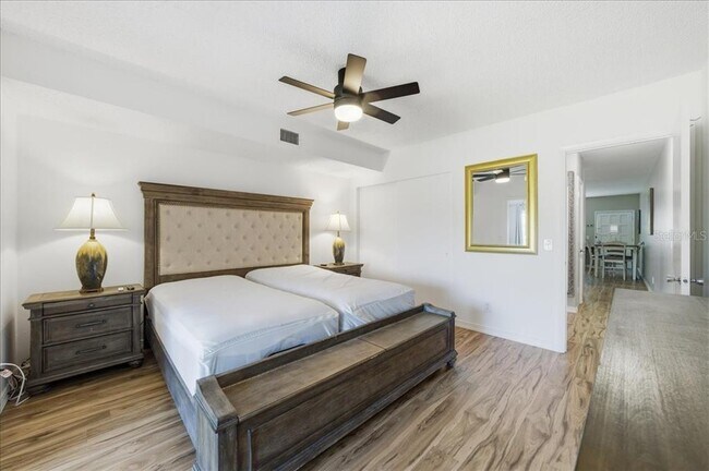 Building Photo - 2400 Franciscan Dr