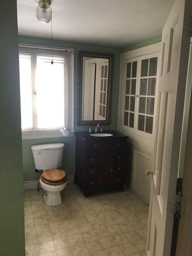 Bath - 118 W Chestnut St