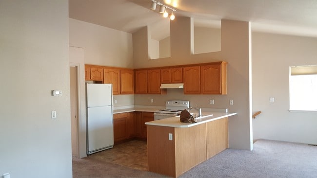 kitchen area-Upstairs - 1224 N Modoc Ave