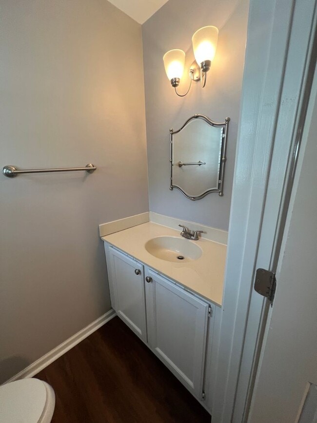 Building Photo - 4460 Roller Ct
