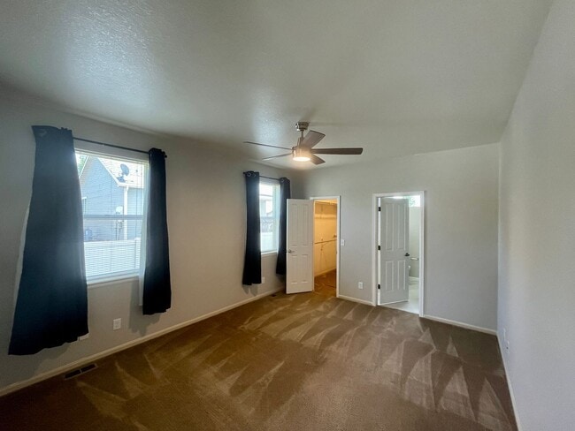 Building Photo - 350 Naples St