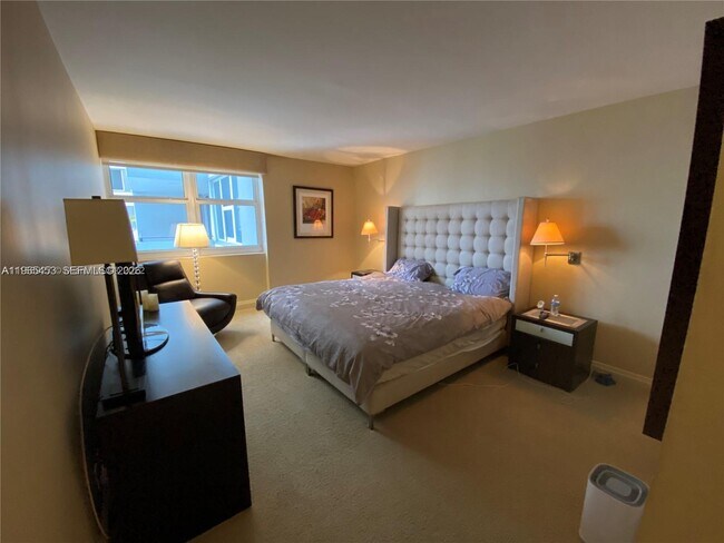 Building Photo - 2030 S Ocean Dr