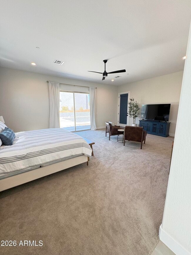 Building Photo - 6896 E Lomas Verdes Dr