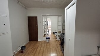 Building Photo - 404 Madison St