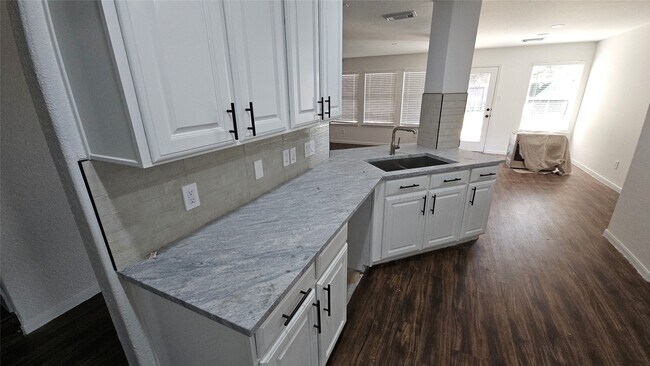 Building Photo - 21123 Amber Crossing Dr