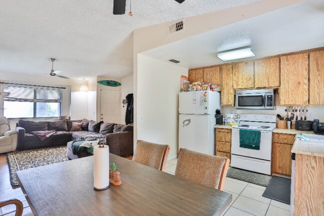 Building Photo - 8620 Coolwoods Way