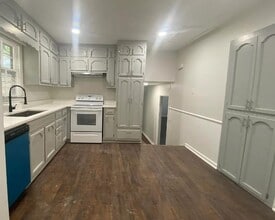 Building Photo - 8033 Navios Dr SE