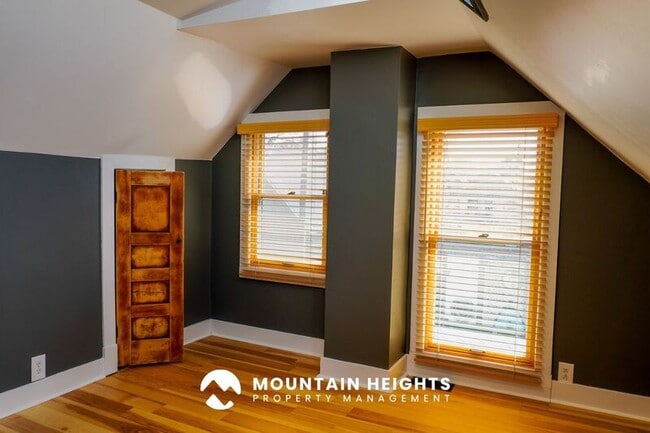 Building Photo - 235 Reed Ave N