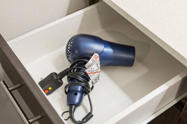 Building Photo - 8122 Midtown Blvd