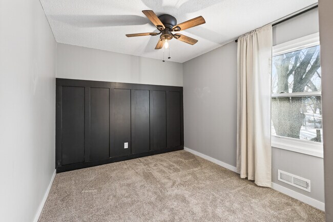 Building Photo - 15350 Drexel Way