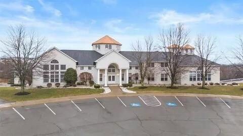 Building Photo - 601 Pointe View Dr