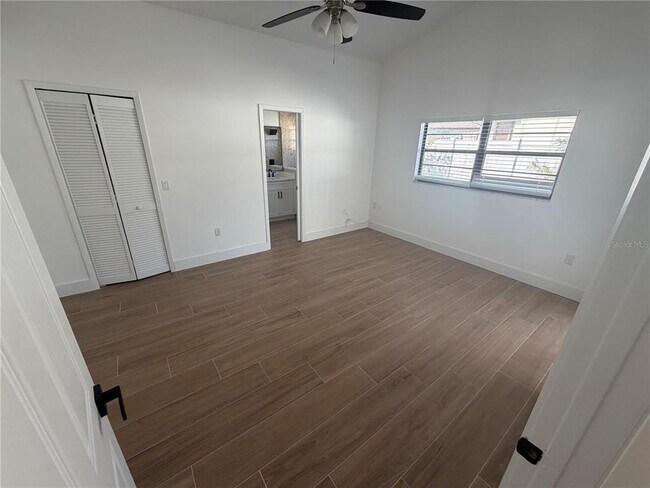 Building Photo - 4352 Sandhurst Dr