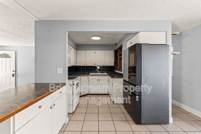 Building Photo - 5912 Bavaria Pl