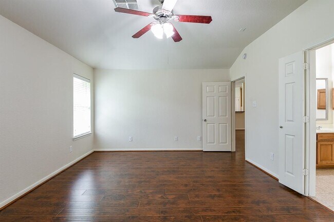 Building Photo - 2318 Appian Way
