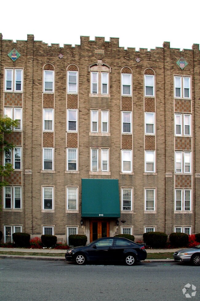 Silson Apartments 910 Seward St Detroit MI 48202 Apartment Finder