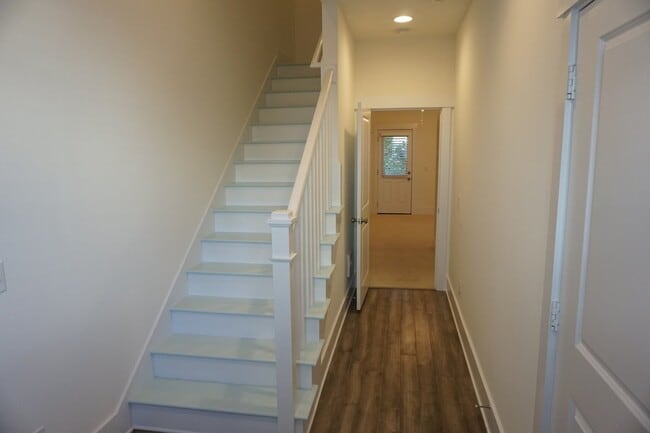 Building Photo - 4032 Tamarisk Ln