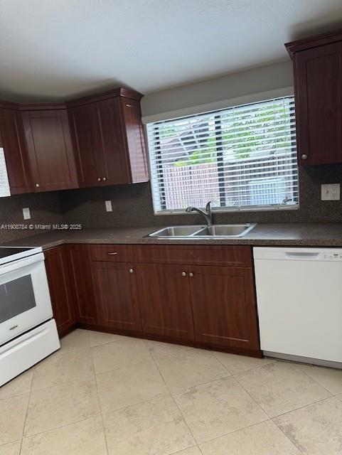 Building Photo - 10065 SW 137th Ct