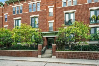 Building Photo - 121 E Noble St