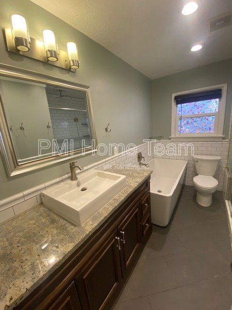 Building Photo - 330 E 100 N