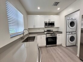 Building Photo - 7128 SW 22nd St