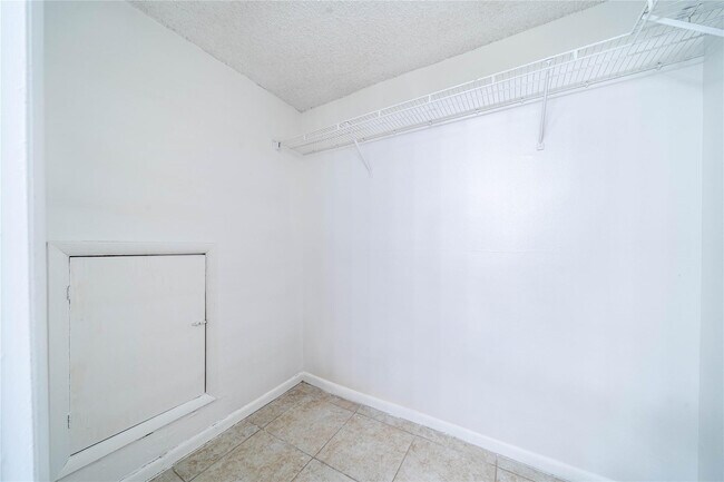 Building Photo - 1000 Constitution Dr