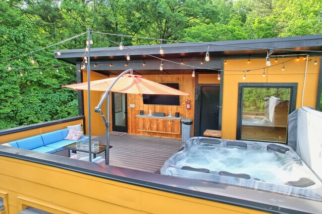 Building Photo - 122 Cannon St