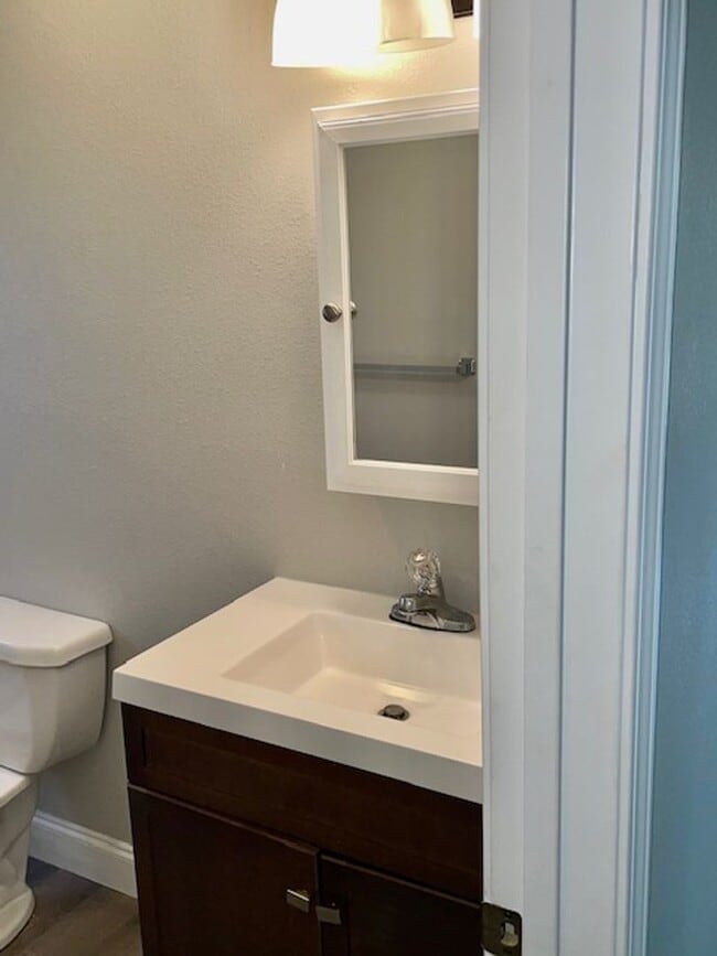 Building Photo - Gulfport 2 Bedroom