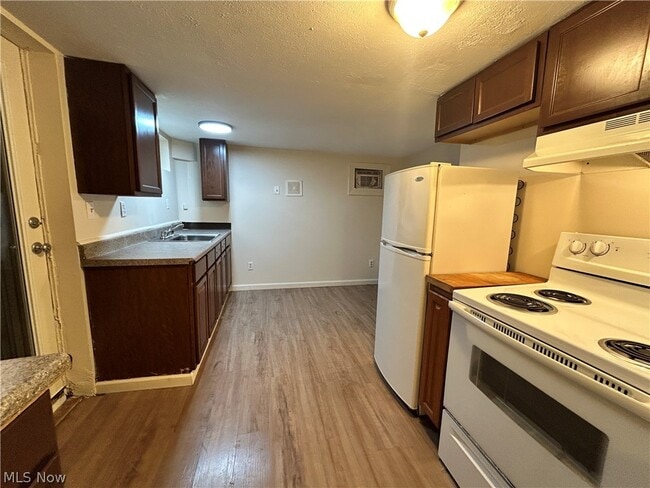 Building Photo - 106 Columbus Way