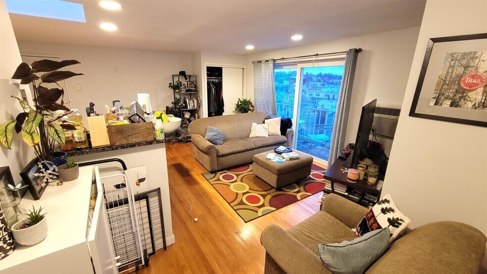 Building Photo - 70 Park Ave