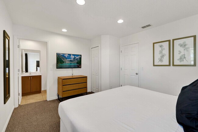 Building Photo - 3023 Bird of Paradise Ln
