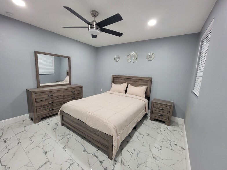 Bedroom - 1116 Madrid Ave