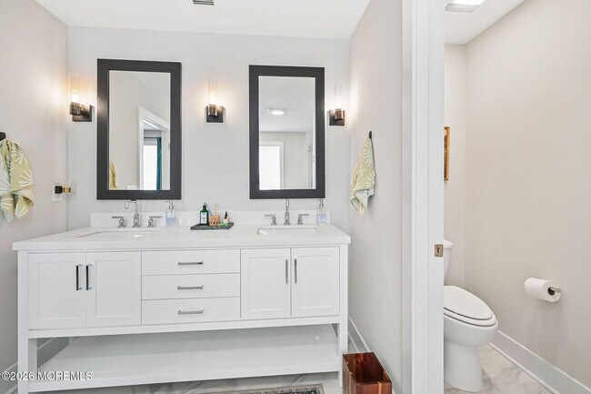 Building Photo - 4039 Heron Dr